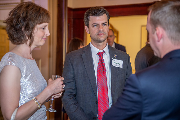 Legislative reception 054