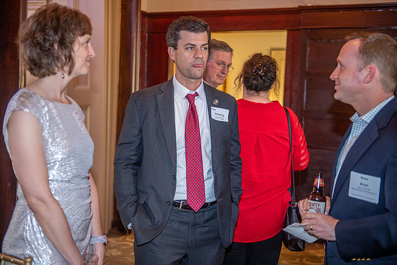 Legislative reception 059