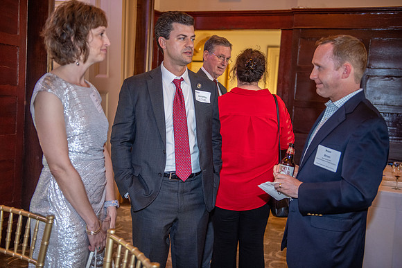 Legislative reception 060