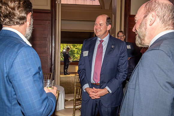 Legislative reception 080