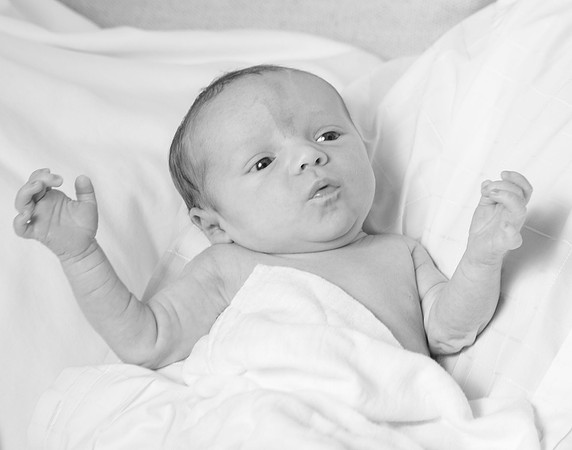 Conrad newborn 015