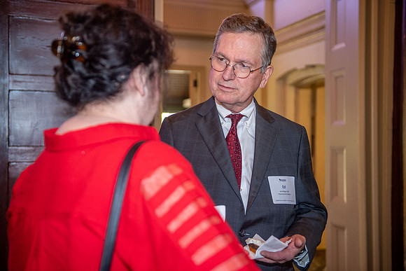 Legislative reception 069