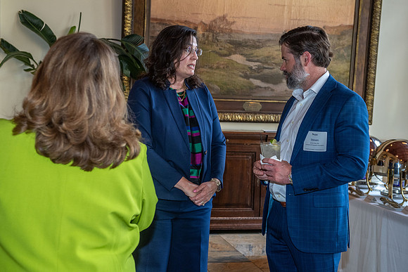 Legislative reception 009