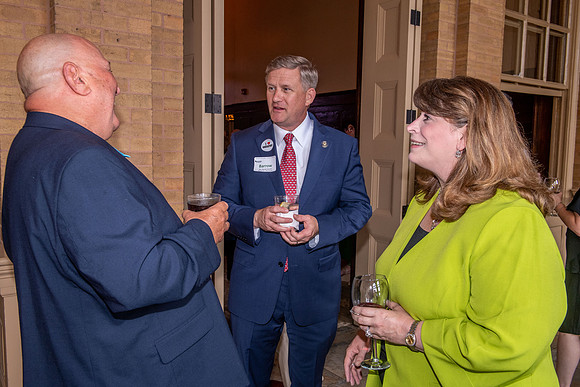 Legislative reception 038