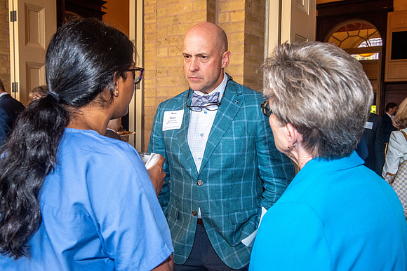 Legislative reception 087