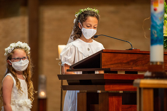 2021 aloysius communion  775