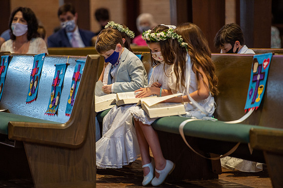 2021 aloysius communion  763