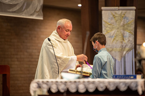 2021 aloysius communion  762