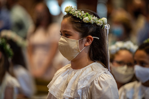 2021 aloysius communion  758
