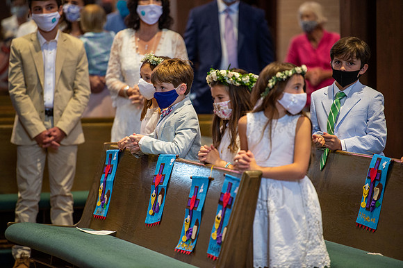 2021 aloysius communion  755