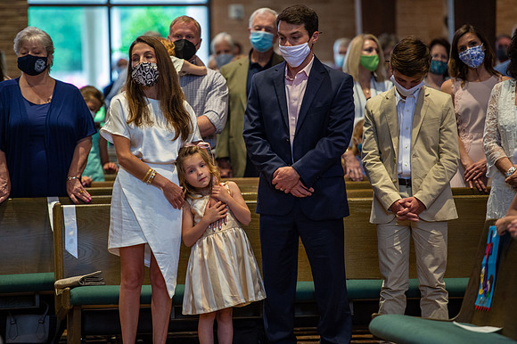 2021 aloysius communion  772