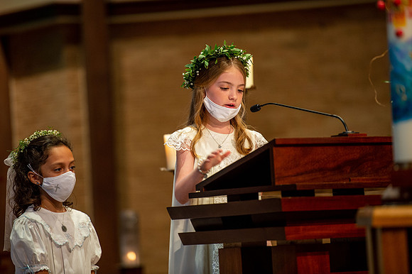 2021 aloysius communion  785