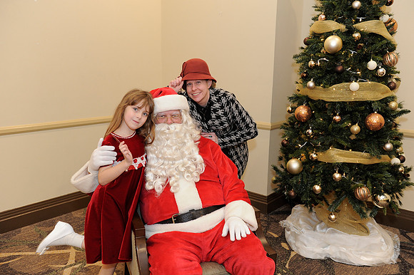 Holiday Party 084