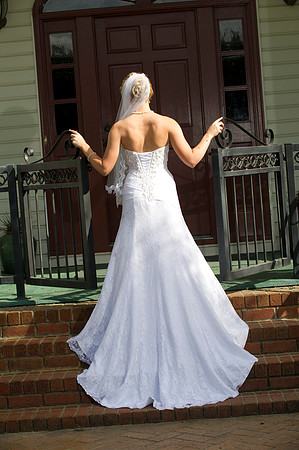 Lindy's bridals 140