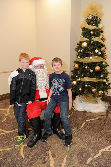 Holiday Party 008