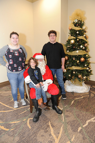 Holiday Party 081